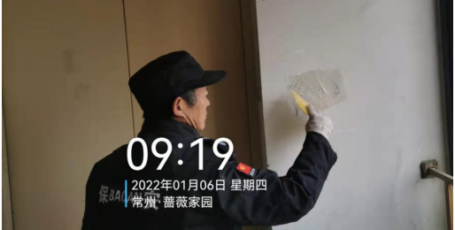 寒冬腊月刷墙忙