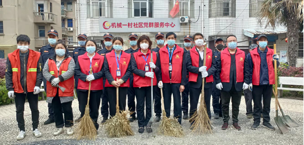 老旧小区开展环境卫生“大清扫、大整治”