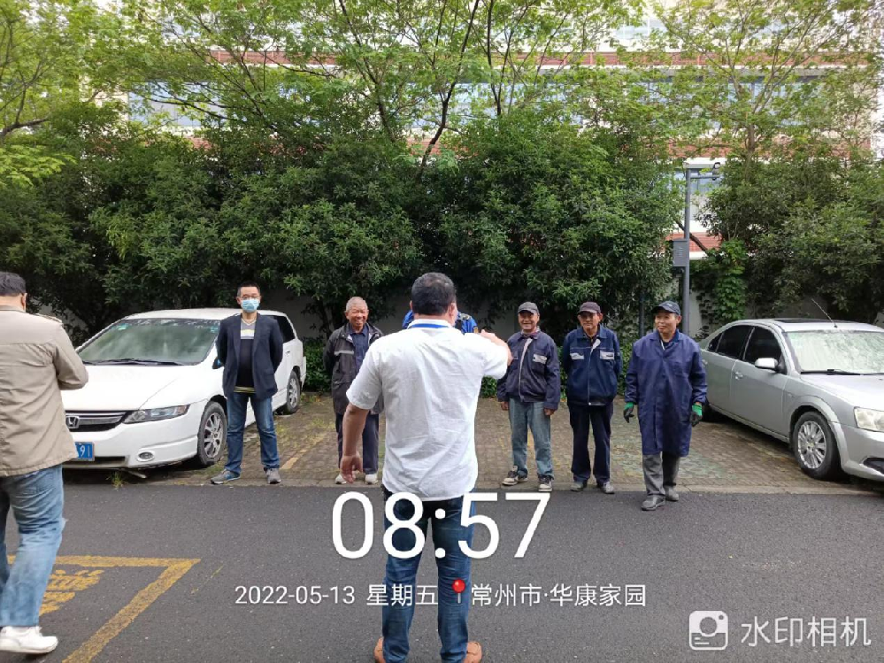 清理楼道忙