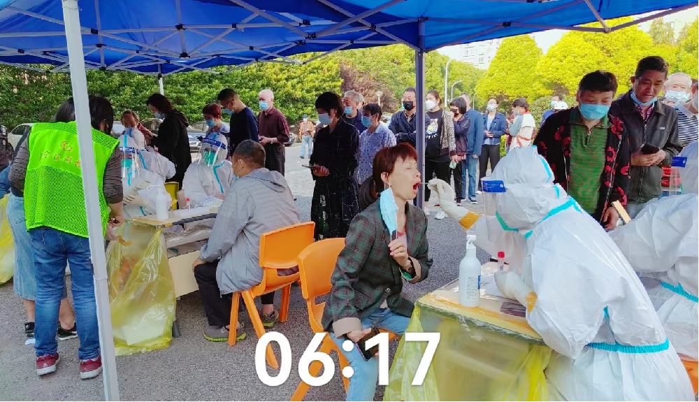 全员核酸检测忙而有序