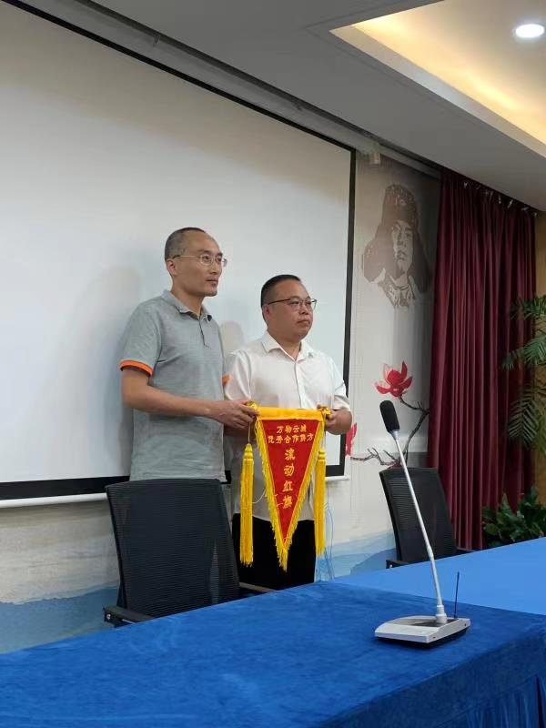 再接再厉，合作共赢