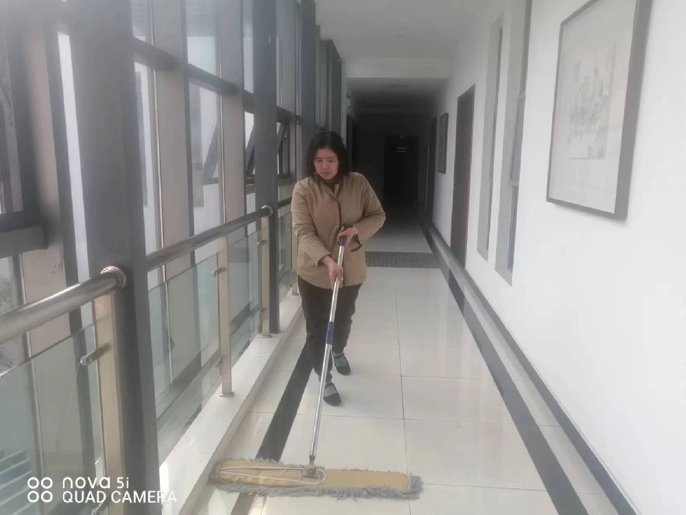 忙碌的身影