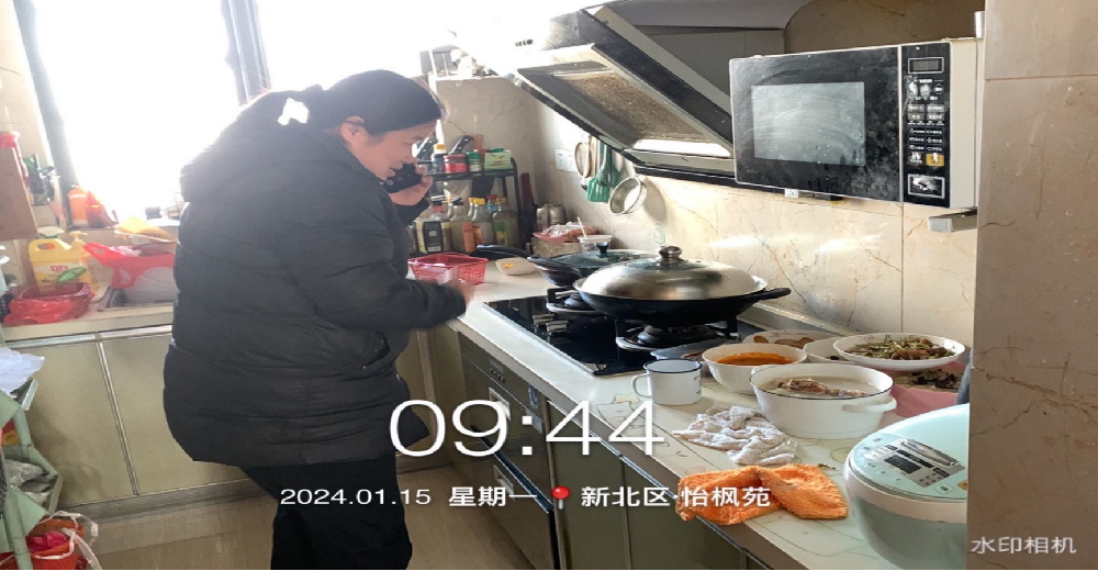 业主大意忘关煤气，物业紧急上门救助