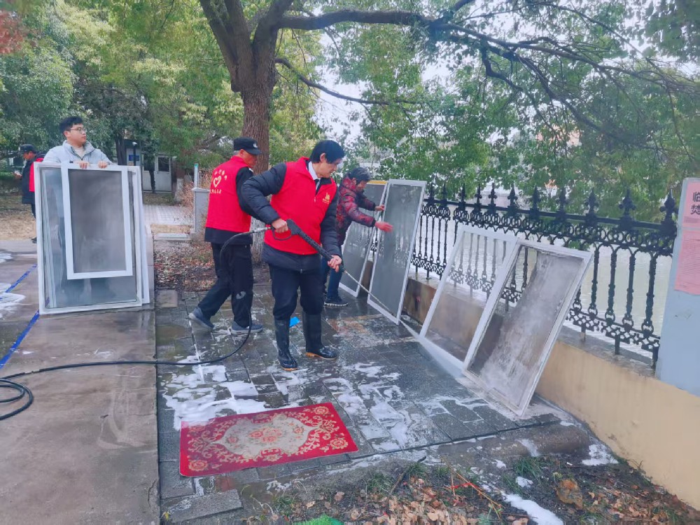暖心清洗服务，点亮蛇年新春