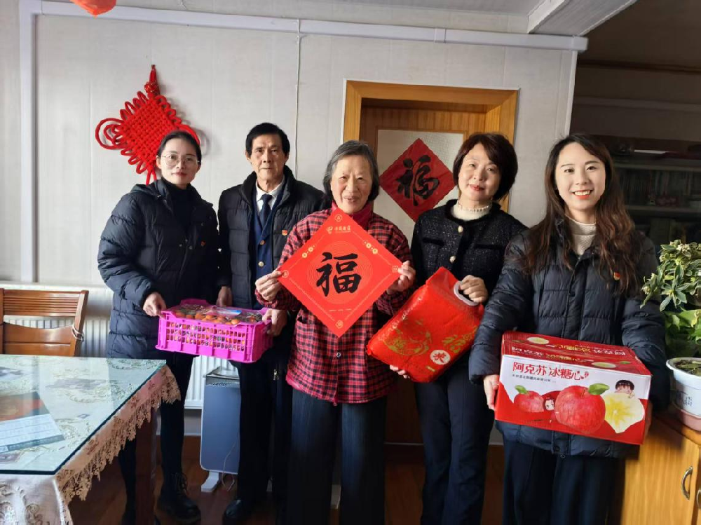 岁末驱寒行，情暖困难家