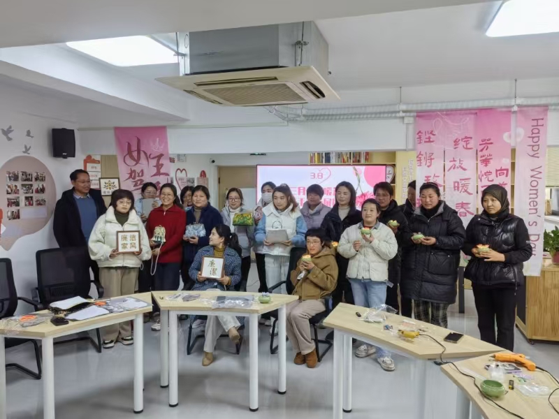 “艺”起迎春，暖聚三八