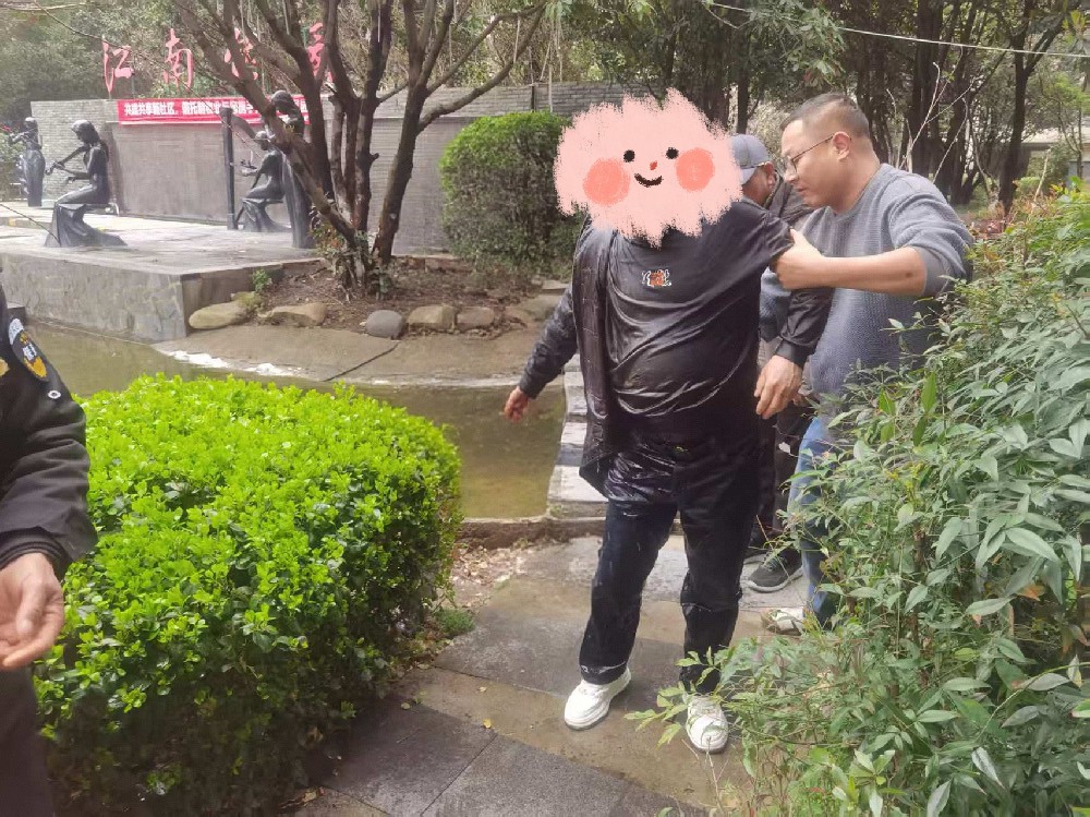 危急时刻显担当 暖心守护获赞誉
