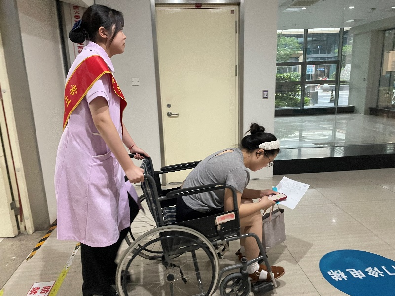 一场妇科诊室里的“无缝协作”