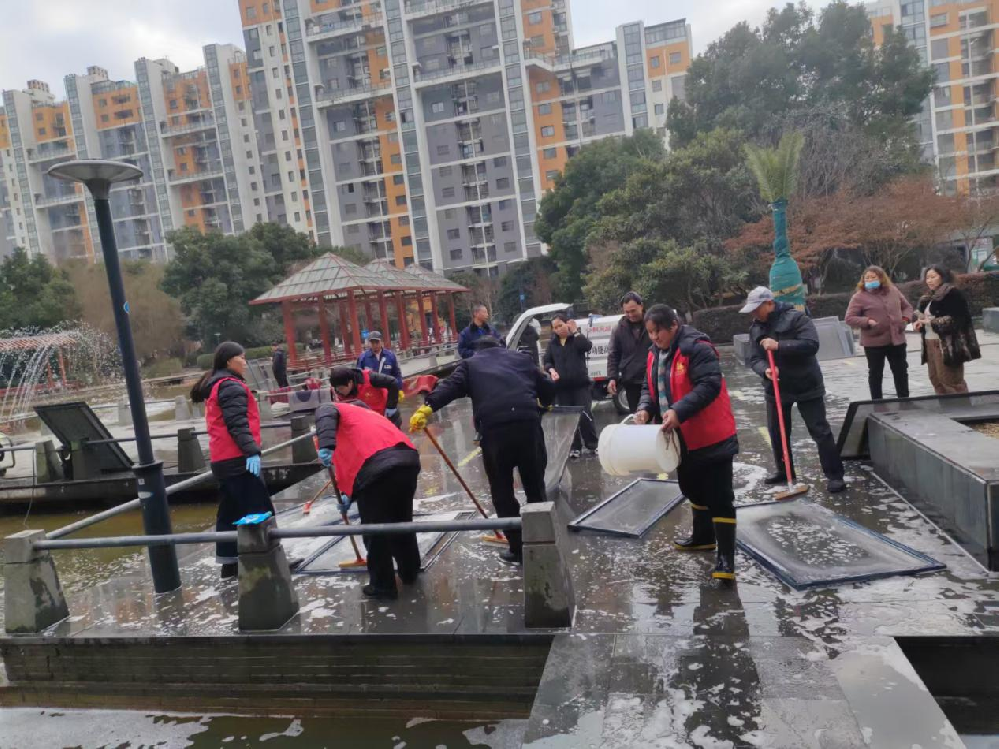 暖心服务迎新春 便民行动暖家园